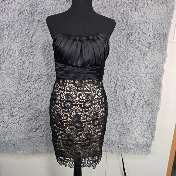 Sequinze Dresses & Skirts - Sequinze‎ Strapless Cocktail Dress Women S Black Tan Floral Lace Satin Pleated